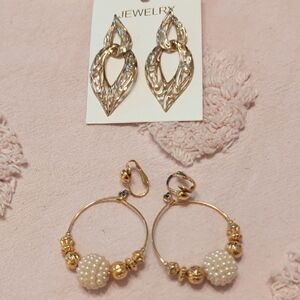 Elegant Gold and Pearl Earrings Set